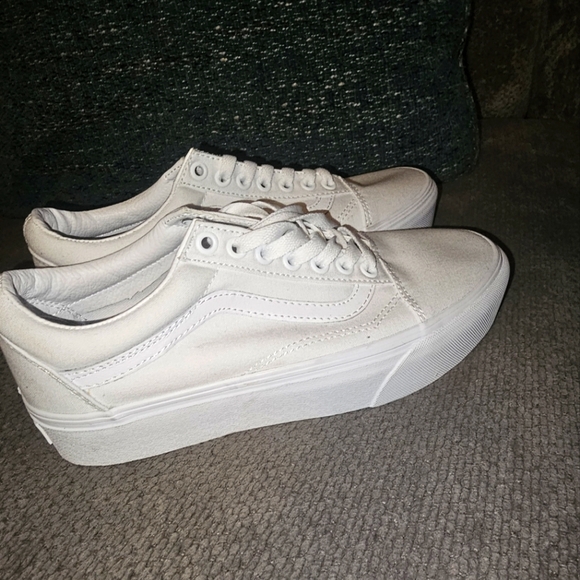 New White Vans - Picture 1 of 2
